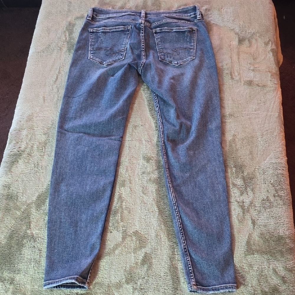 Silver "Suki Super Skinny" Blue Distressed Jeans. Size 29 Waist / 29 Length - Picture 3 of 7